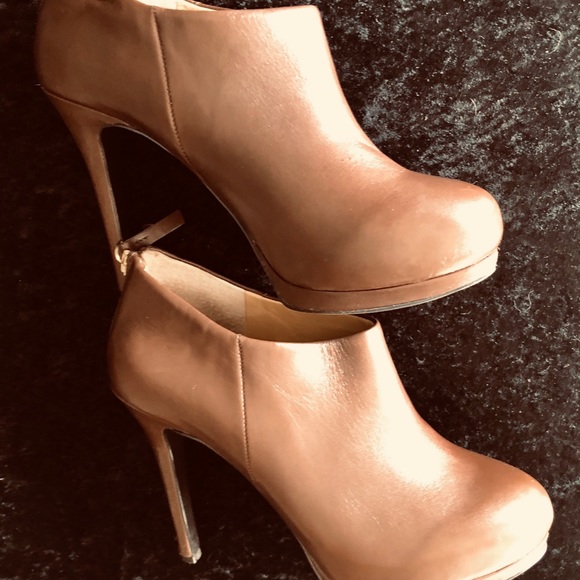 NINE WEST BROWN GENUINE LEATHER 5.5” HEELS, Sz7m - Picture 2 of 14